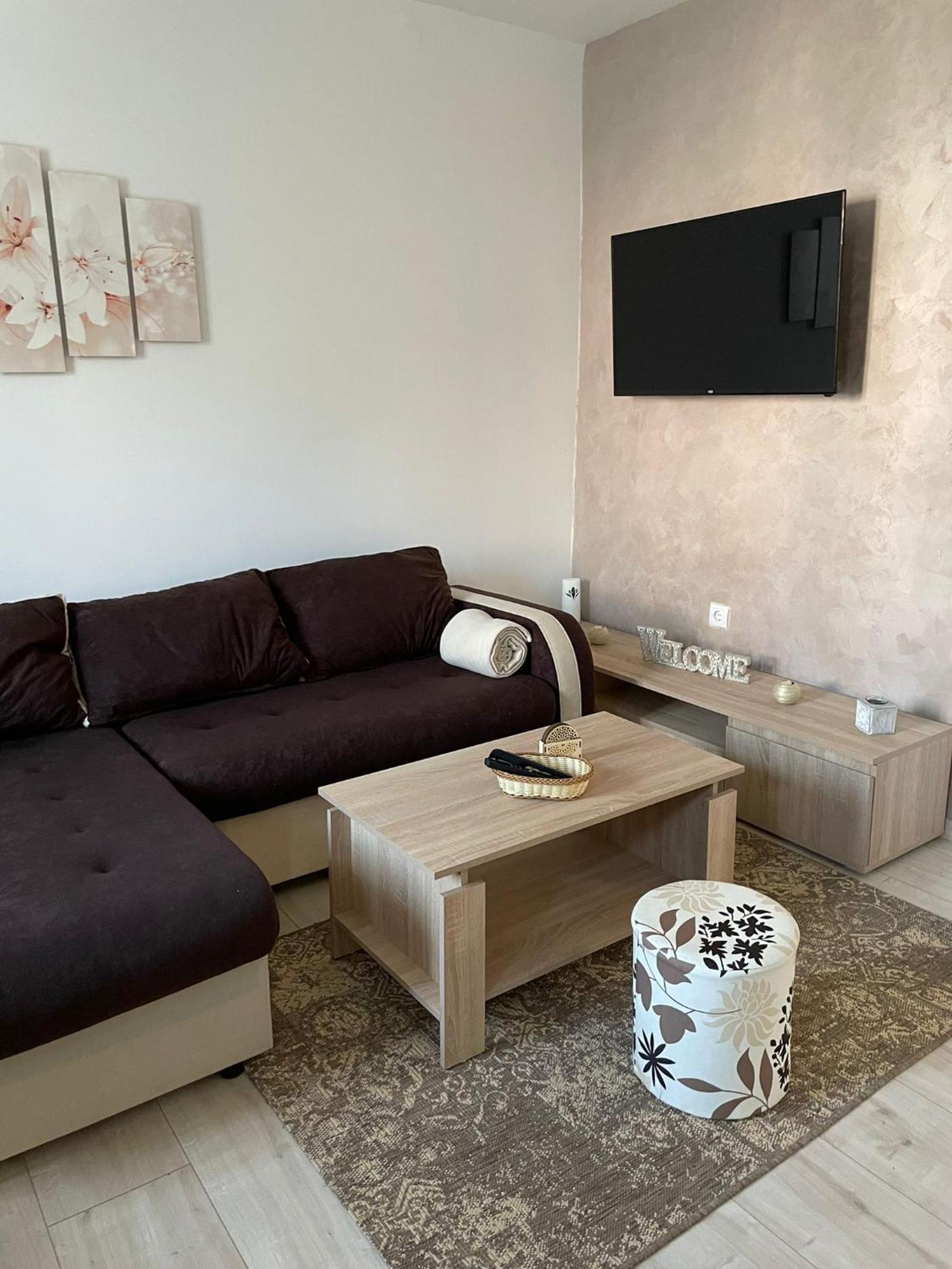 Apartmani Marija Zemun Zemun Polje Dış mekan fotoğraf