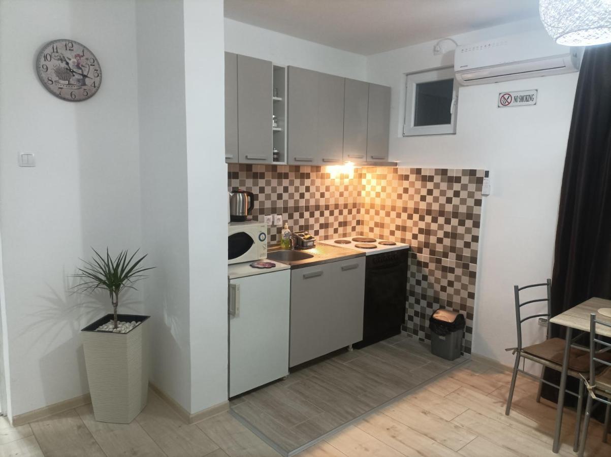 Apartmani Marija Zemun Zemun Polje Dış mekan fotoğraf