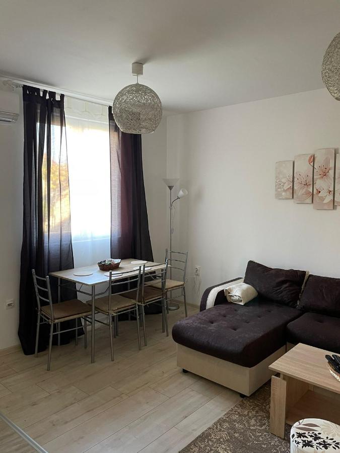 Apartmani Marija Zemun Zemun Polje Dış mekan fotoğraf