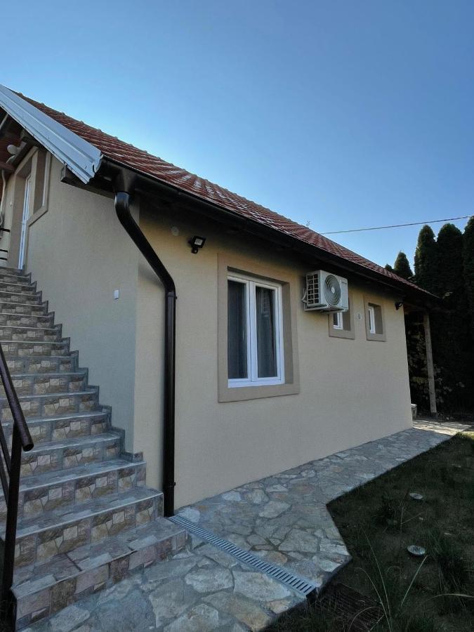 Apartmani Marija Zemun Zemun Polje Dış mekan fotoğraf