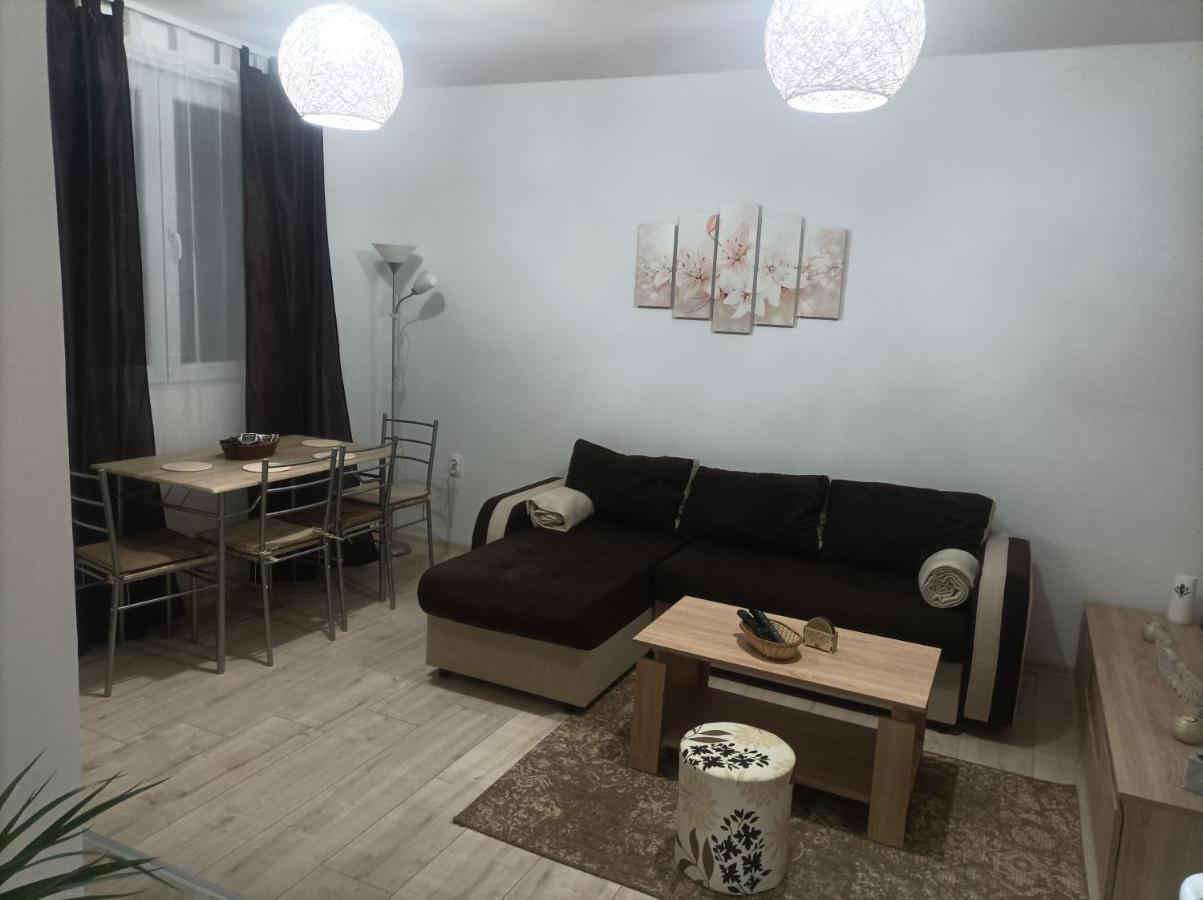 Apartmani Marija Zemun Zemun Polje Dış mekan fotoğraf